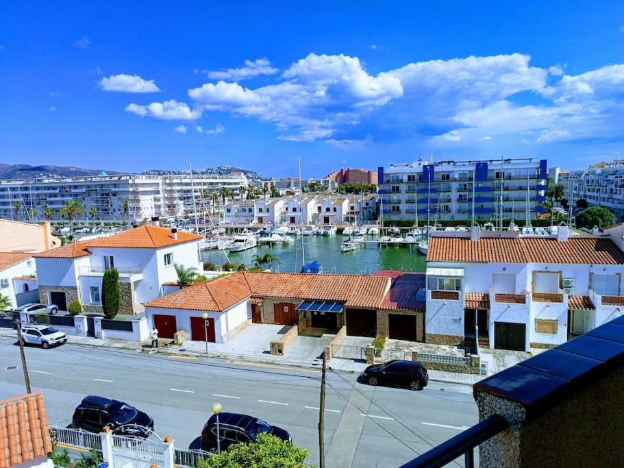 Estudio Con Vistas, Roses Ngoại thất bức ảnh