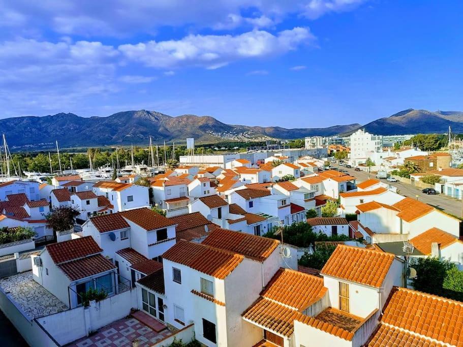 Estudio Con Vistas, Roses Ngoại thất bức ảnh